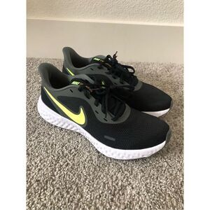 Nike Revolution 5 Men’s Shoes Size 9